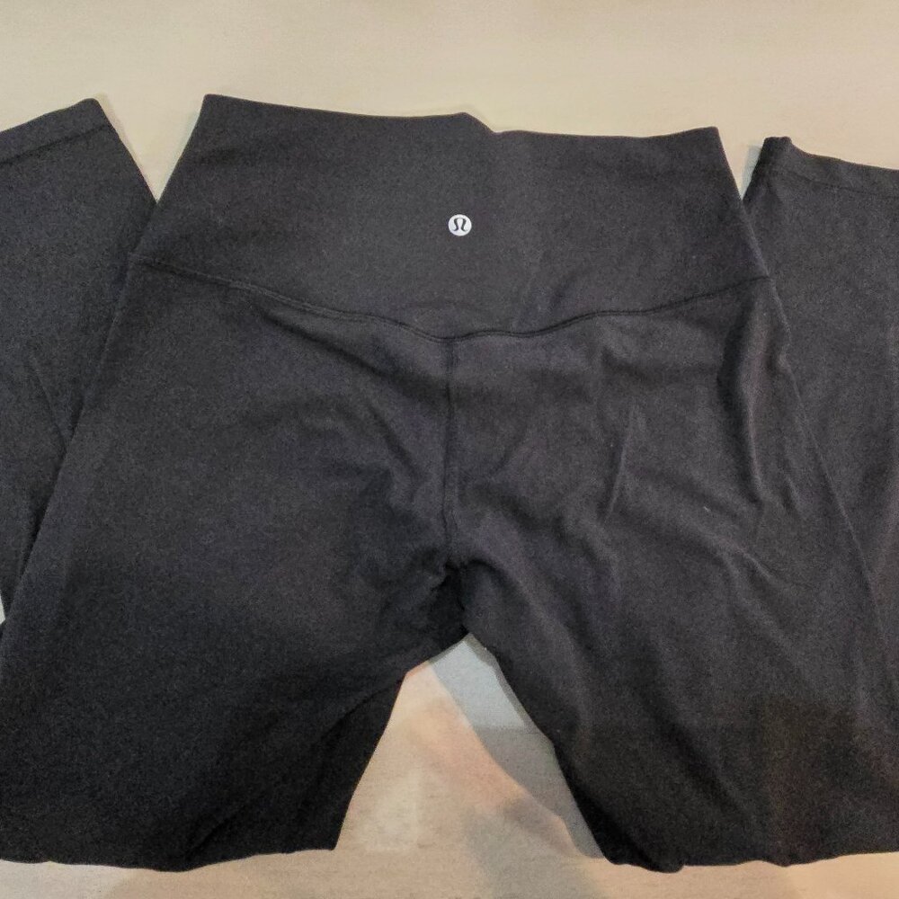 🖤 Lululemon Black Leggings – Size 8 🖤